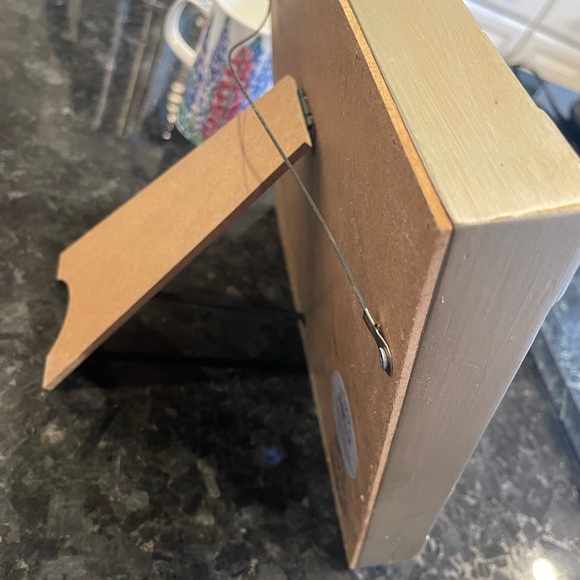 Simply Chic Floral Plate with Frame - Picture 5 of 6